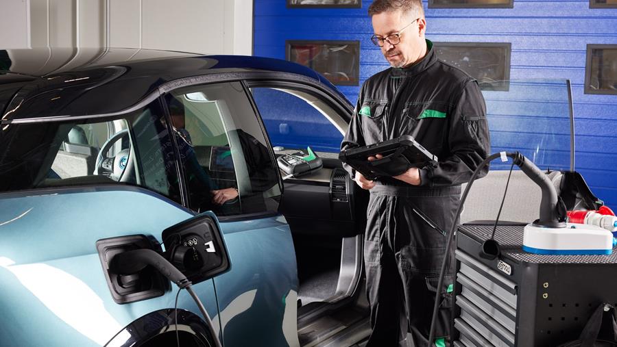 Hella presenteert nieuwigheden op AutoTechnica