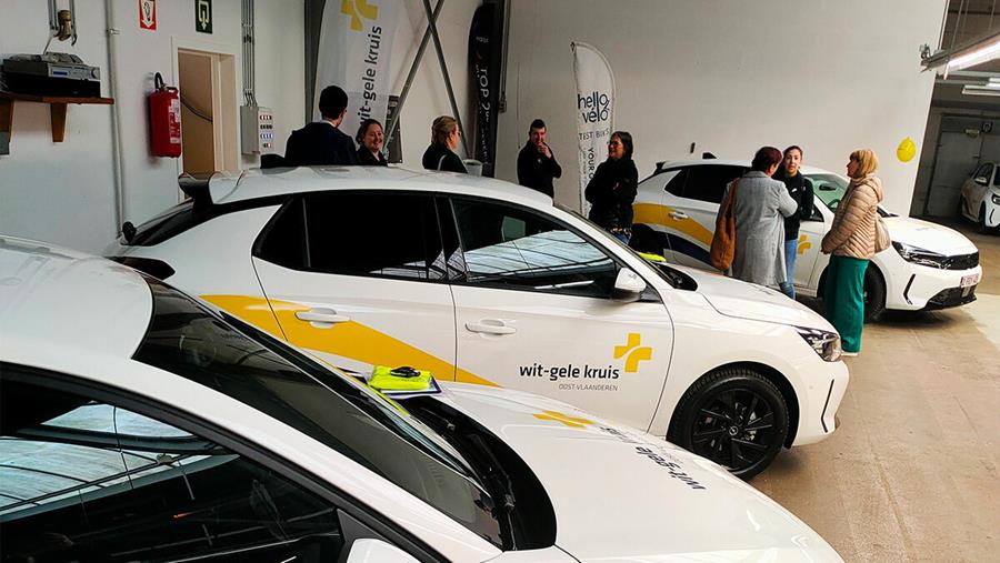 Le Wit-Gele Kruis reçoit 261 nouveaux véhicules Opel Corsa