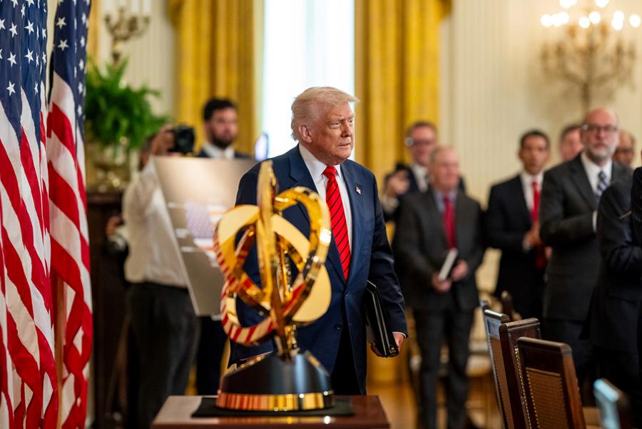 Trump annonce un décret pour faire baisser les prix des médicaments aux États-Unis